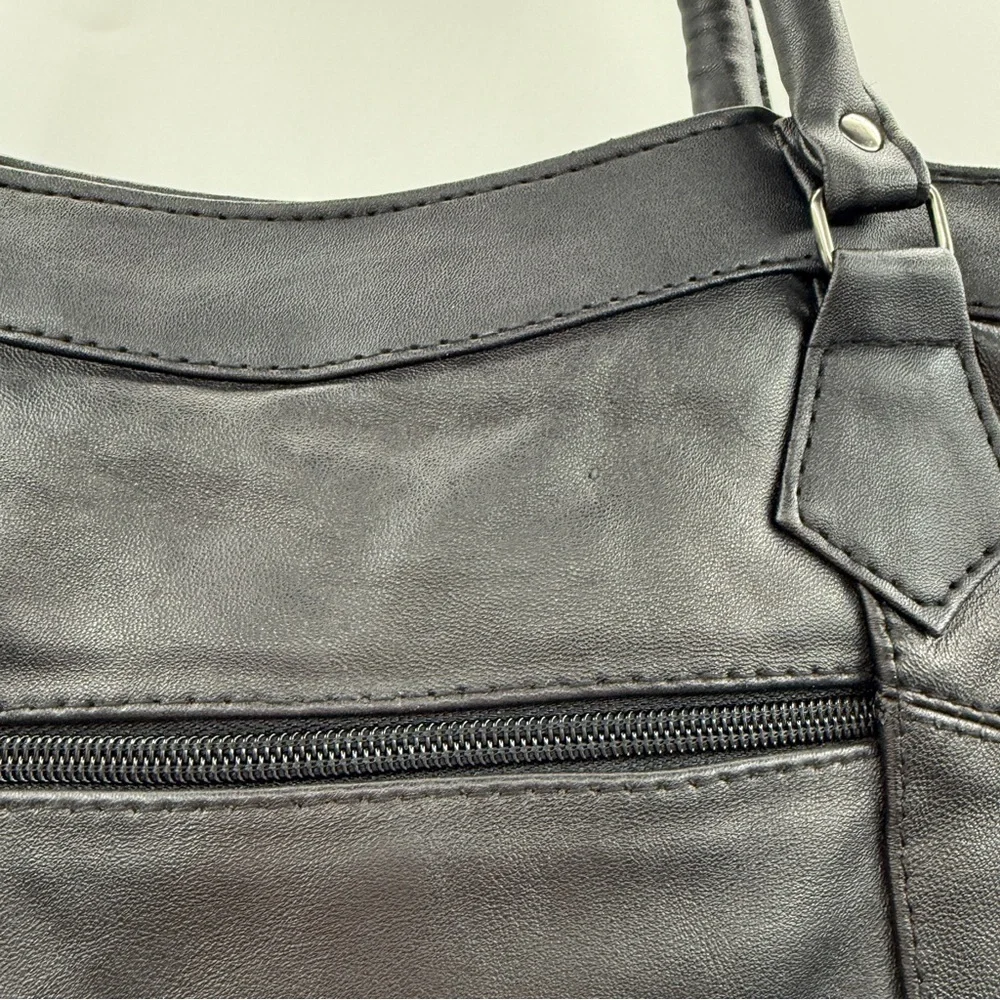 Wilsons Leather NWT Shoulder‎ Bag Black Women’s Handbag Classic Everyday Purse